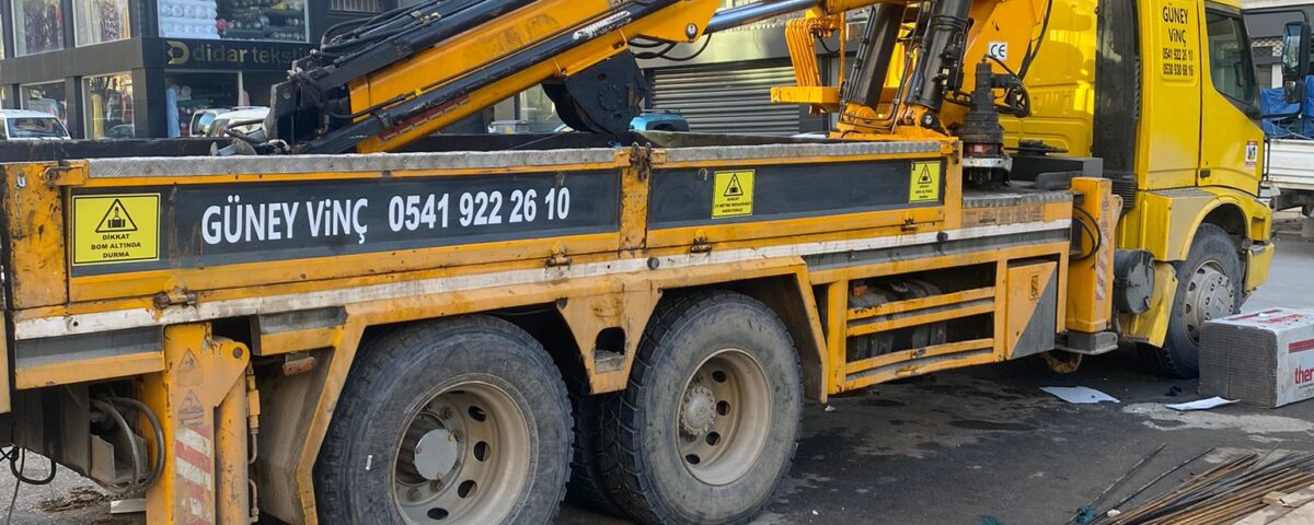 Projenizi rahatça yönetmek ve uygun fiyatlarla avantajlı çözümlerden faydalanmak için vinç kiralama seçeneğimizle hemen iletişime geçin!